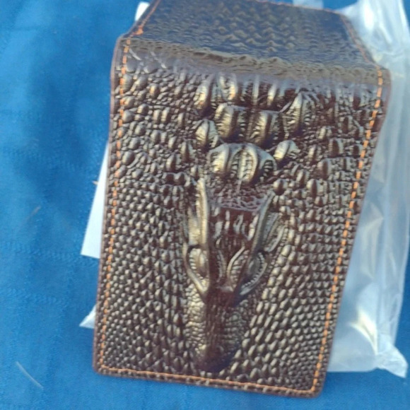 New Pair of  Bifold Multi Compartment Wallets - Picture 2 of 6